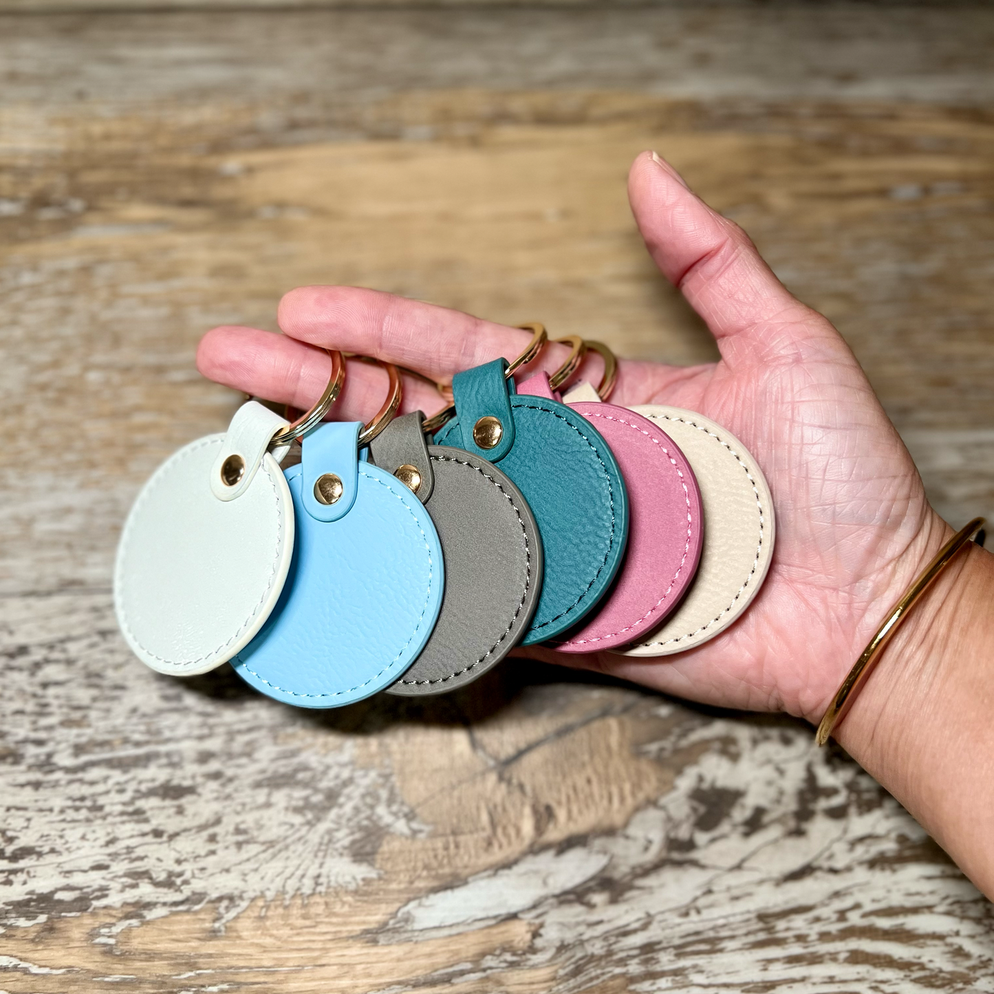 Round leatherette keychain/bag tag engraving blank